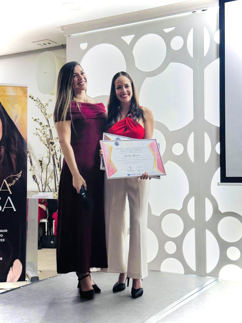 Joselyn García, diploma de liderazgo